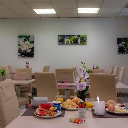 מלון דירות Goelia Sun 3*